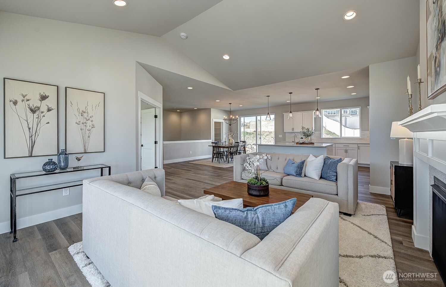 East Wenatchee, Washington 98802, United States, 4 Bedrooms Bedrooms, ,3 BathroomsBathrooms,Residential,Active,222235