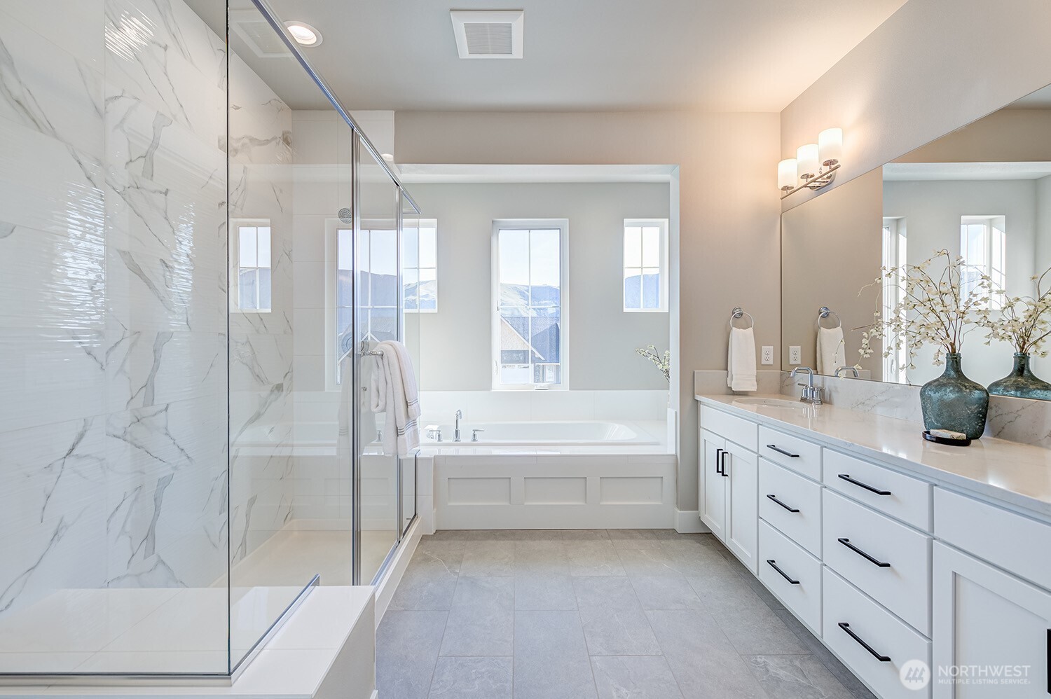 East Wenatchee, Washington 98802, United States, 4 Bedrooms Bedrooms, ,3 BathroomsBathrooms,Residential,Active,222235