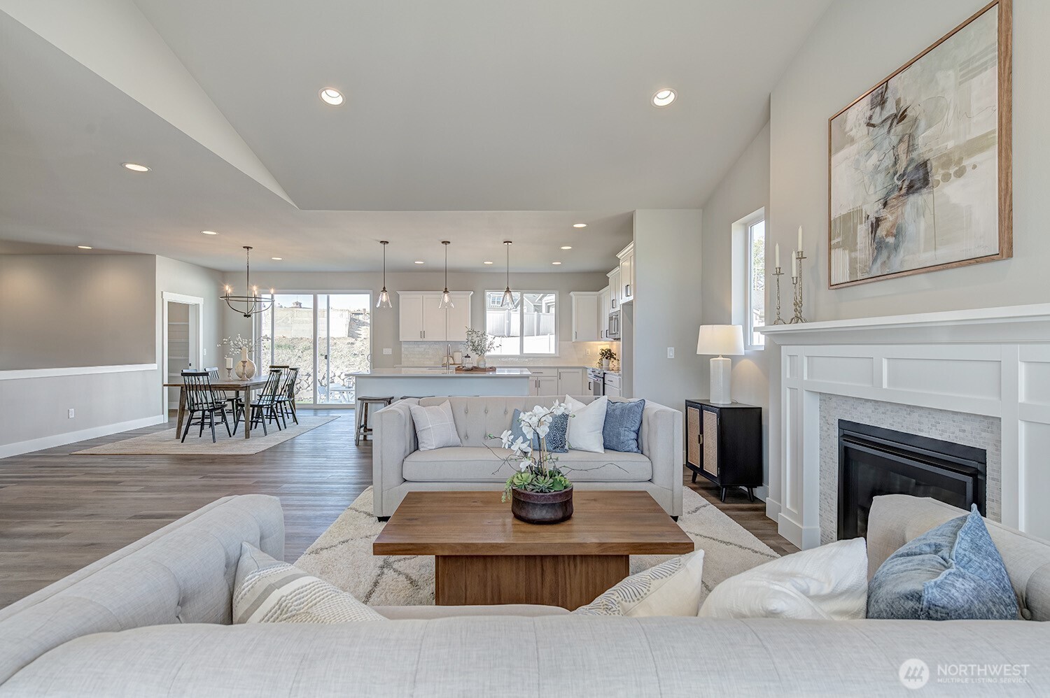 East Wenatchee, Washington 98802, United States, 4 Bedrooms Bedrooms, ,3 BathroomsBathrooms,Residential,Active,222235