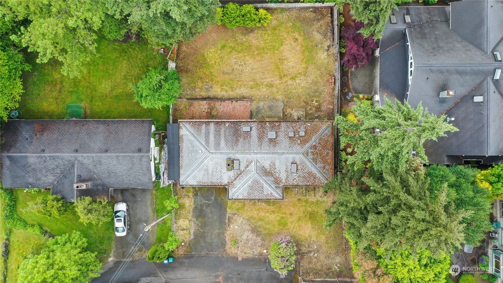Photo of 719 19th Lane W, Kirkland, WA 98033 (MLS # 2244664)