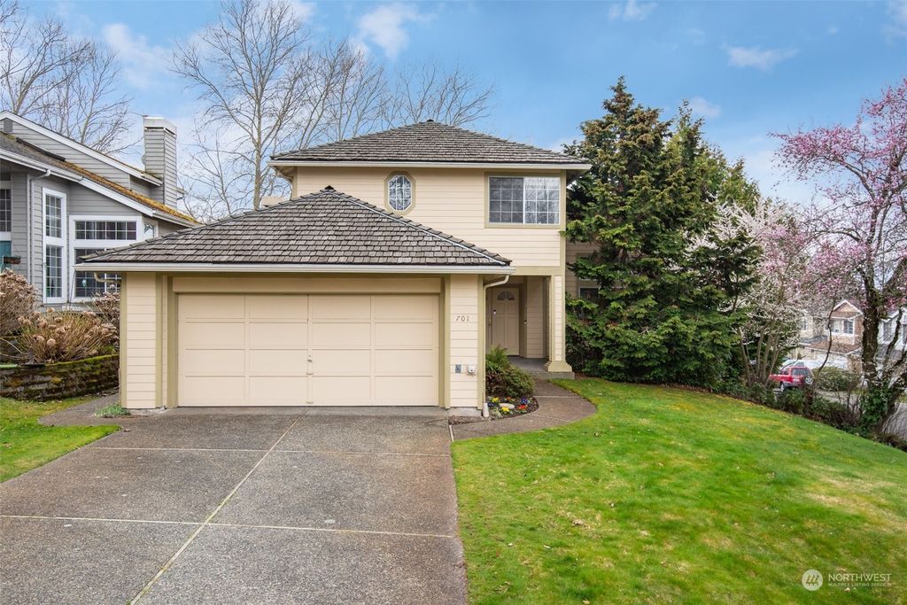 Photo of 701 S 32nd Place, Renton, WA 98055 (MLS # 2048387)