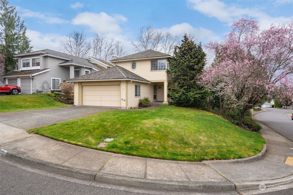 Photo of 701 S 32nd Place, Renton, WA 98055 (MLS # 2048387)
