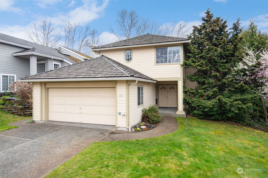 Photo of 701 S 32nd Place, Renton, WA 98055 (MLS # 2048387)