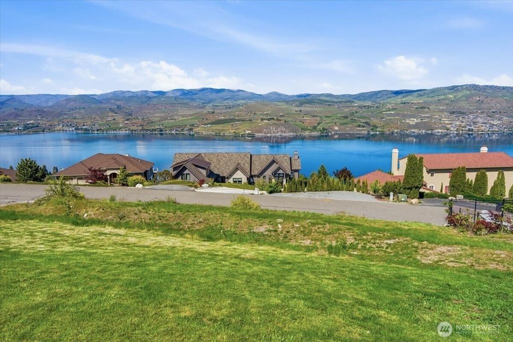 Photo of 145 Mirabella Drive, Chelan, WA 98816 (MLS # 2514844)