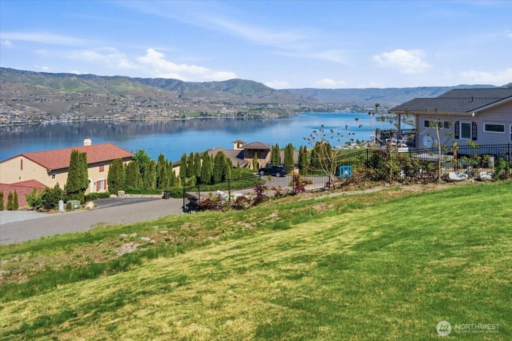 Photo of 145 Mirabella Drive, Chelan, WA 98816 (MLS # 2514844)