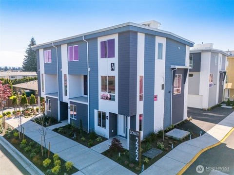 Photo of 222 124th Street SW #C2, Everett, WA 98204 (MLS # 2558613)