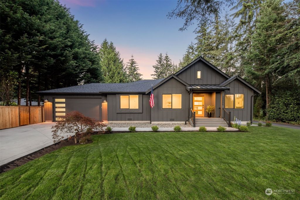 Photo of 24005 29th Avenue W, Lake Forest Park, WA 98036 (MLS # 2260519)
