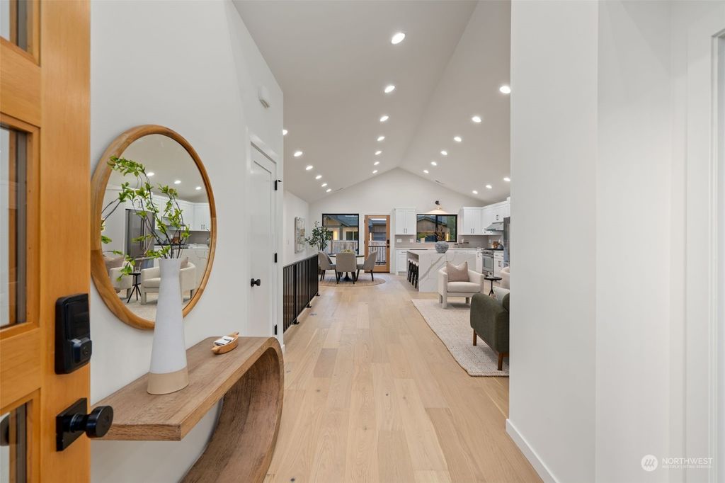 Photo of 24005 29th Avenue W, Lake Forest Park, WA 98036 (MLS # 2260519)