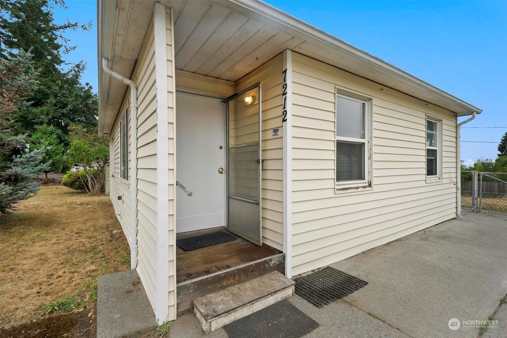 Photo of 7212 S 128th Street, Seattle, WA 98178 (MLS # 2157745)