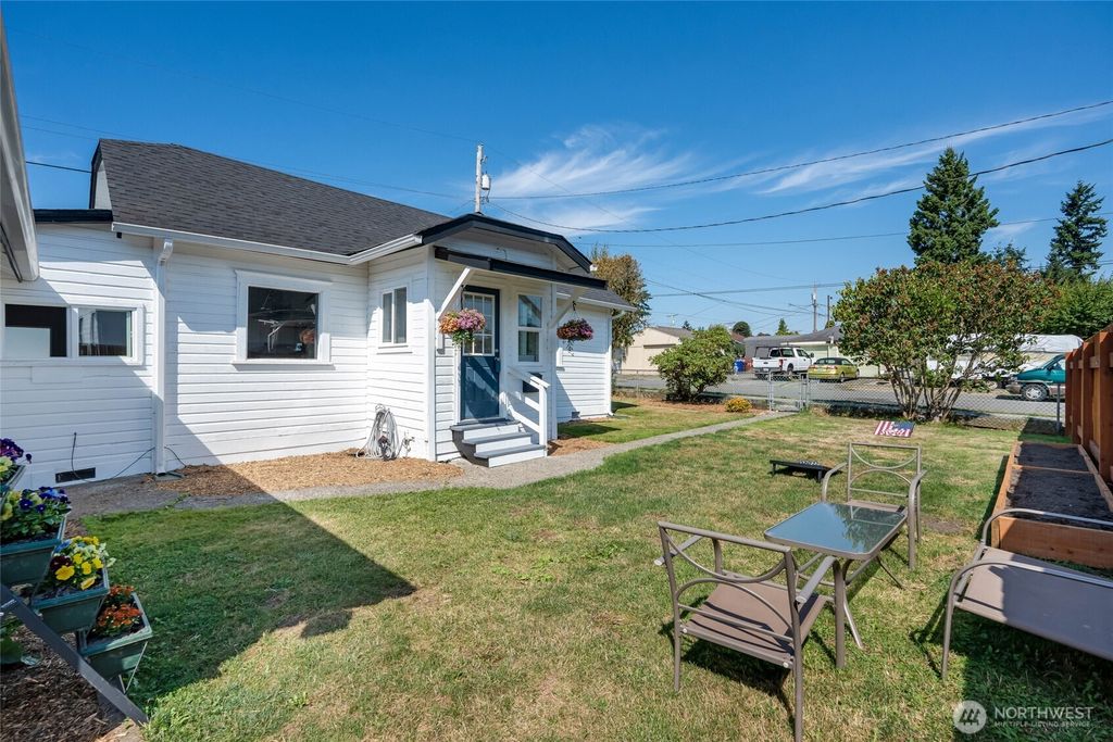 Photo of 1702 Cedar Street #B, Everett, WA 98201 (MLS # 2410787)