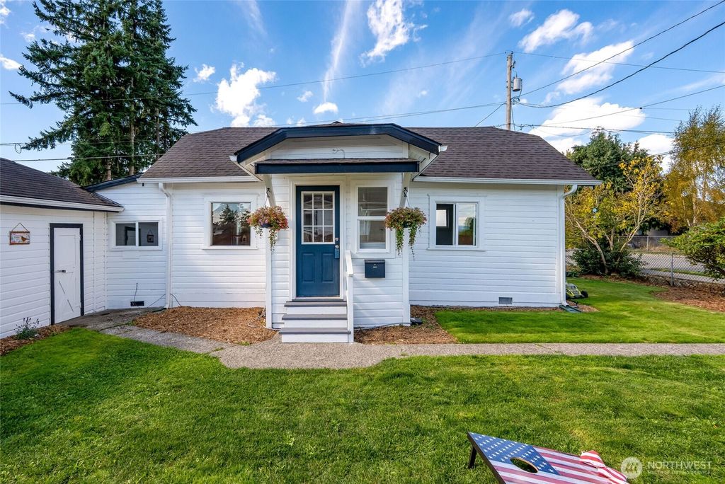 Photo of 1702 Cedar Street #B, Everett, WA 98201 (MLS # 2410787)