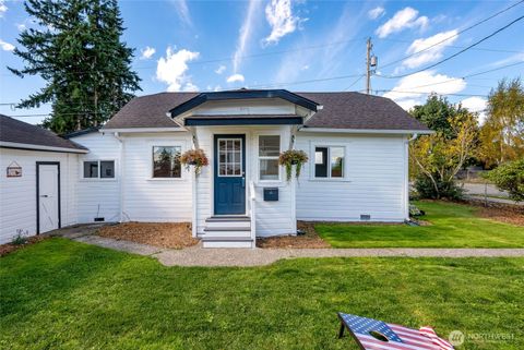 Photo of 1702 Cedar Street #B, Everett, WA 98201 (MLS # 2410787)