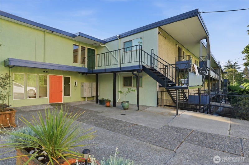 2629 14th Avenue W
