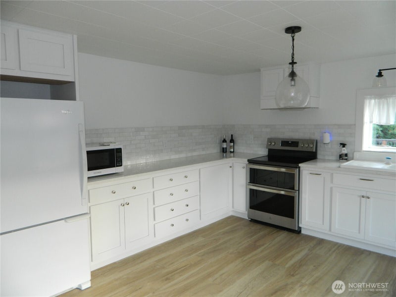 110 1st Street E