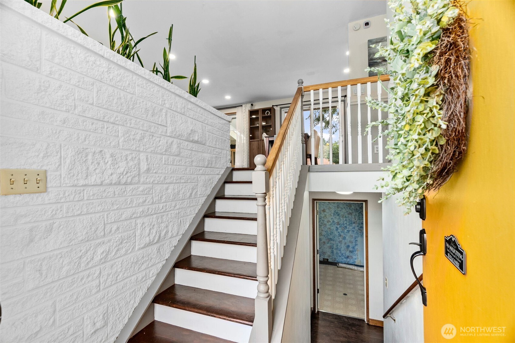 1008 Skyridge Street SE