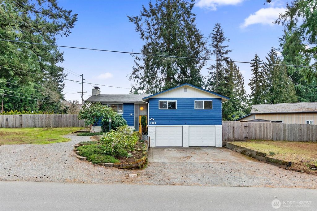 Photo of 1008 Skyridge Street SE, Lacey, WA 98503 (MLS # 2485339)