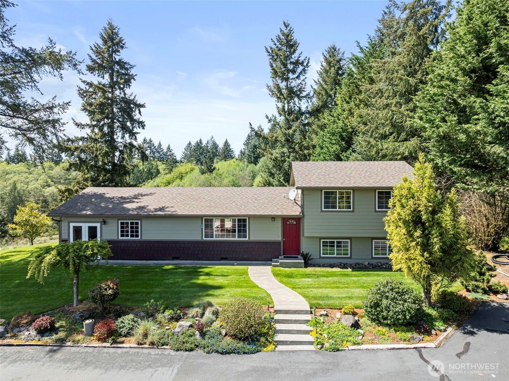 Photo of 124 Gunnell Road, Winlock, WA 98596 (MLS # 2513773)