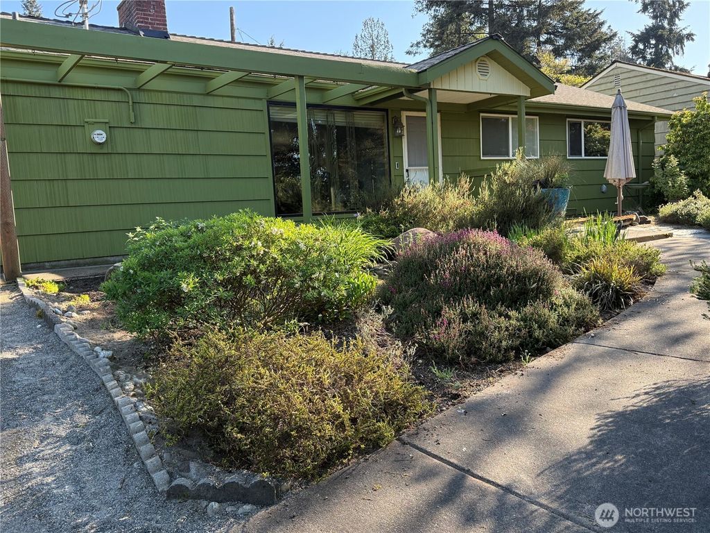Photo of 2145 N 146th Street, Shoreline, WA 98133 (MLS # 2540009)