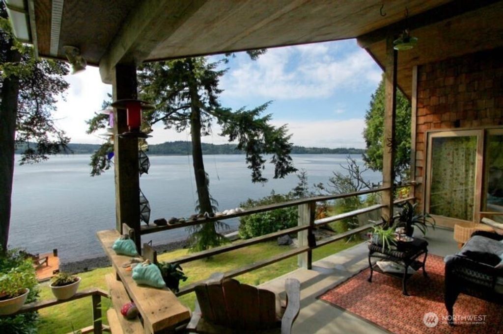Photo of 13317 Burma Road SW, Vashon, WA 98070 (MLS # 2526416)