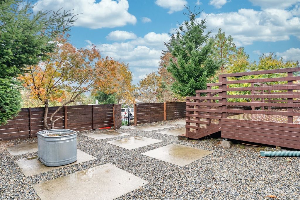 Photo of 7927 27th Avenue SW, Seattle, WA 98126 (MLS # 1999769)
