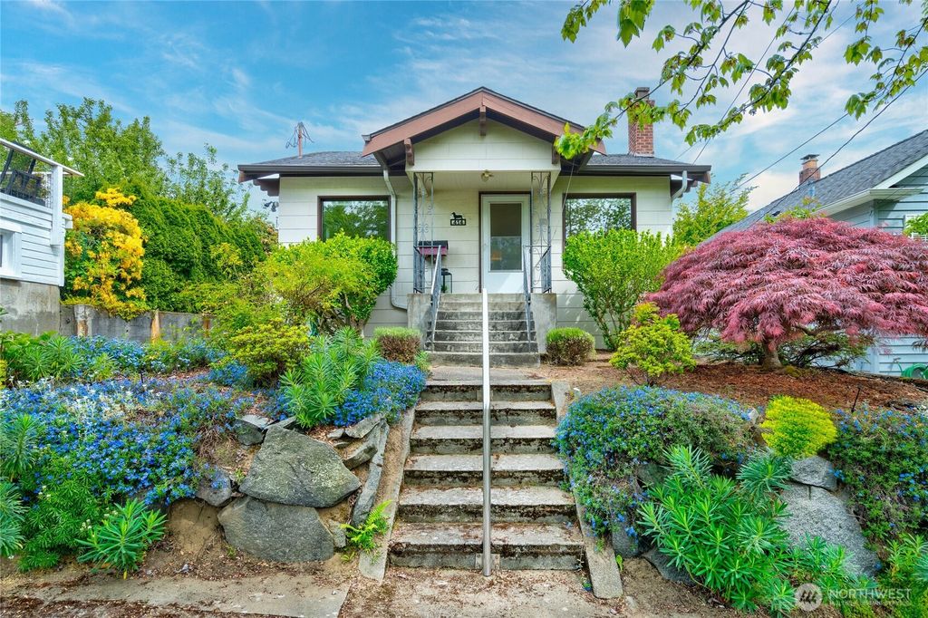 Photo of 414 W Smith Street, Seattle, WA 98119 (MLS # 2370311)