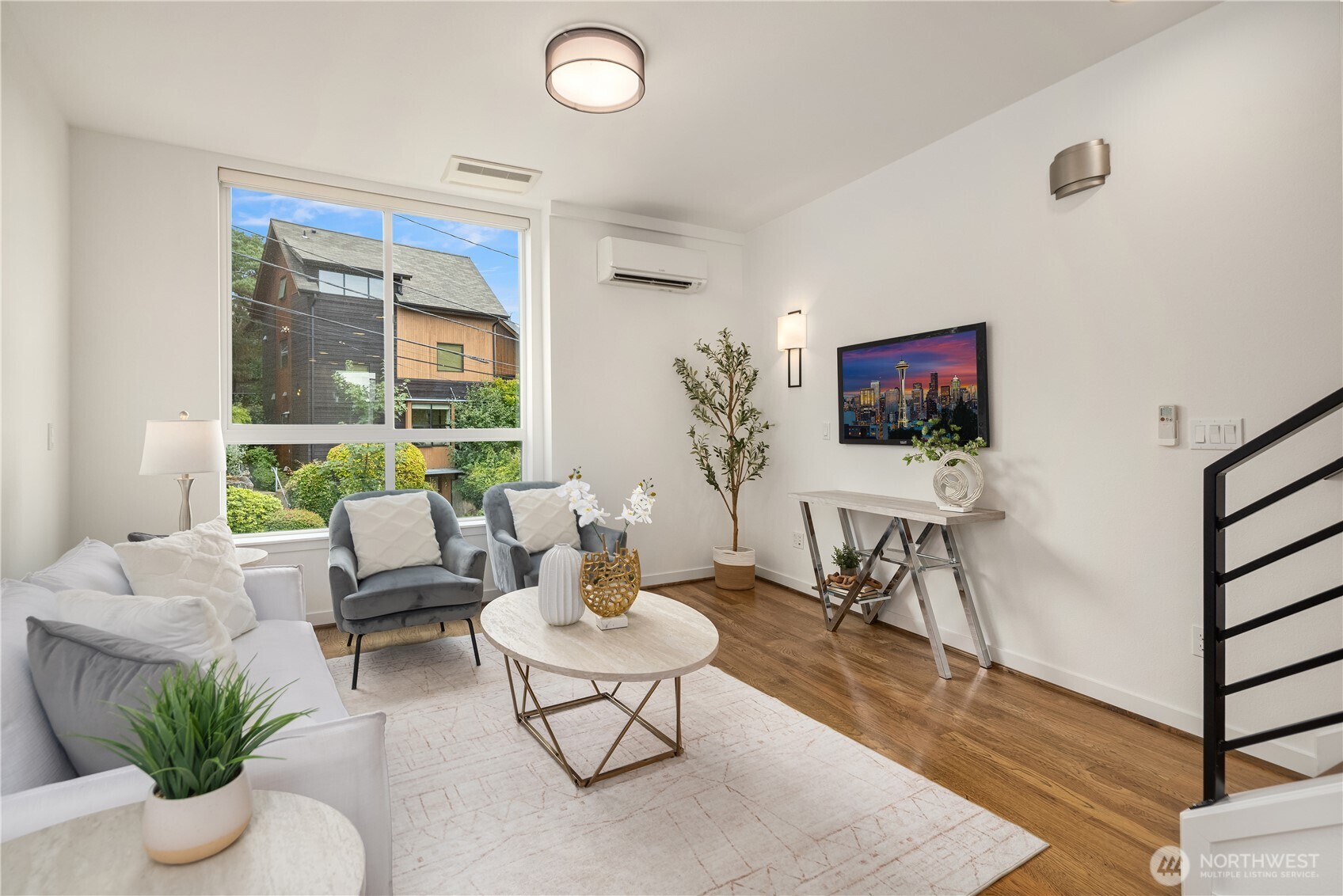 7439 Latona Avenue NE