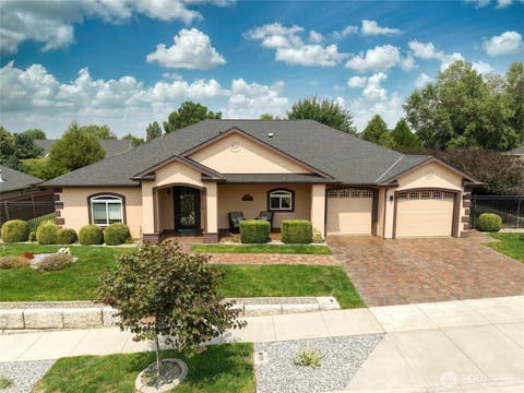 Photo of 260 Coyote Ridge Drive, Walla Walla, WA 99362 (MLS # 2557237)