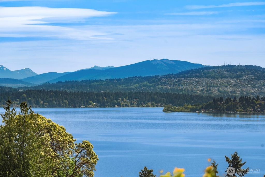 Photo of 1639 37th Avenue, Seattle, WA 98122 (MLS # 2372398)