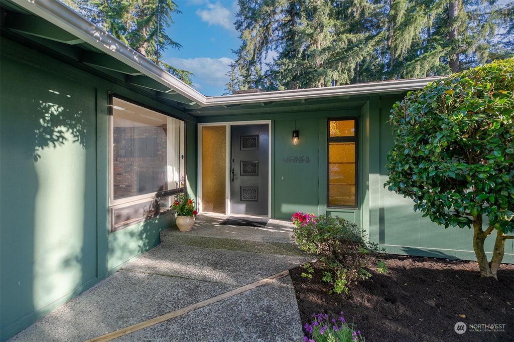 Photo of 16611 SE 147th Street, Renton, WA 98059 (MLS # 2137620)