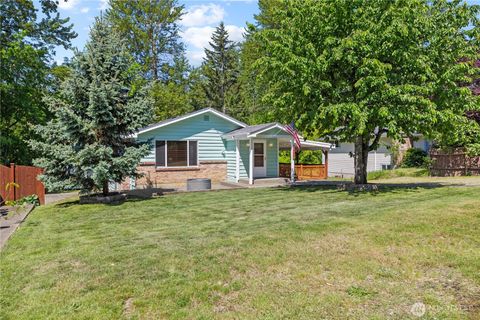 Photo of 17023 113th Avenue SE, Renton, WA 98055 (MLS # 2530280)