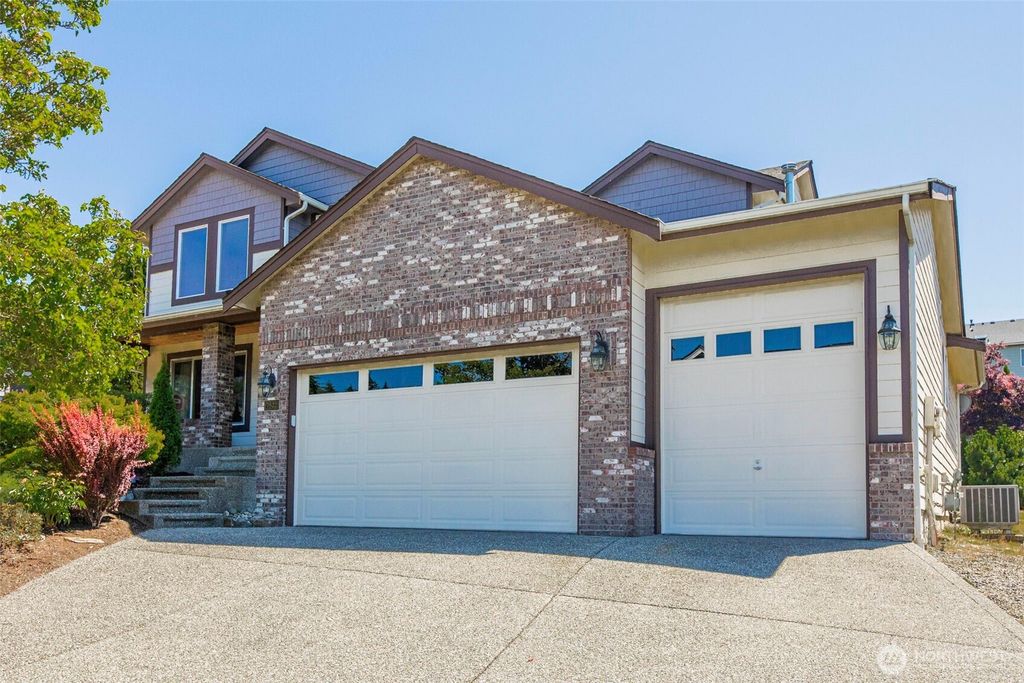 Photo of 7522 91st Place NE, Marysville, WA 98270 (MLS # 2392955)
