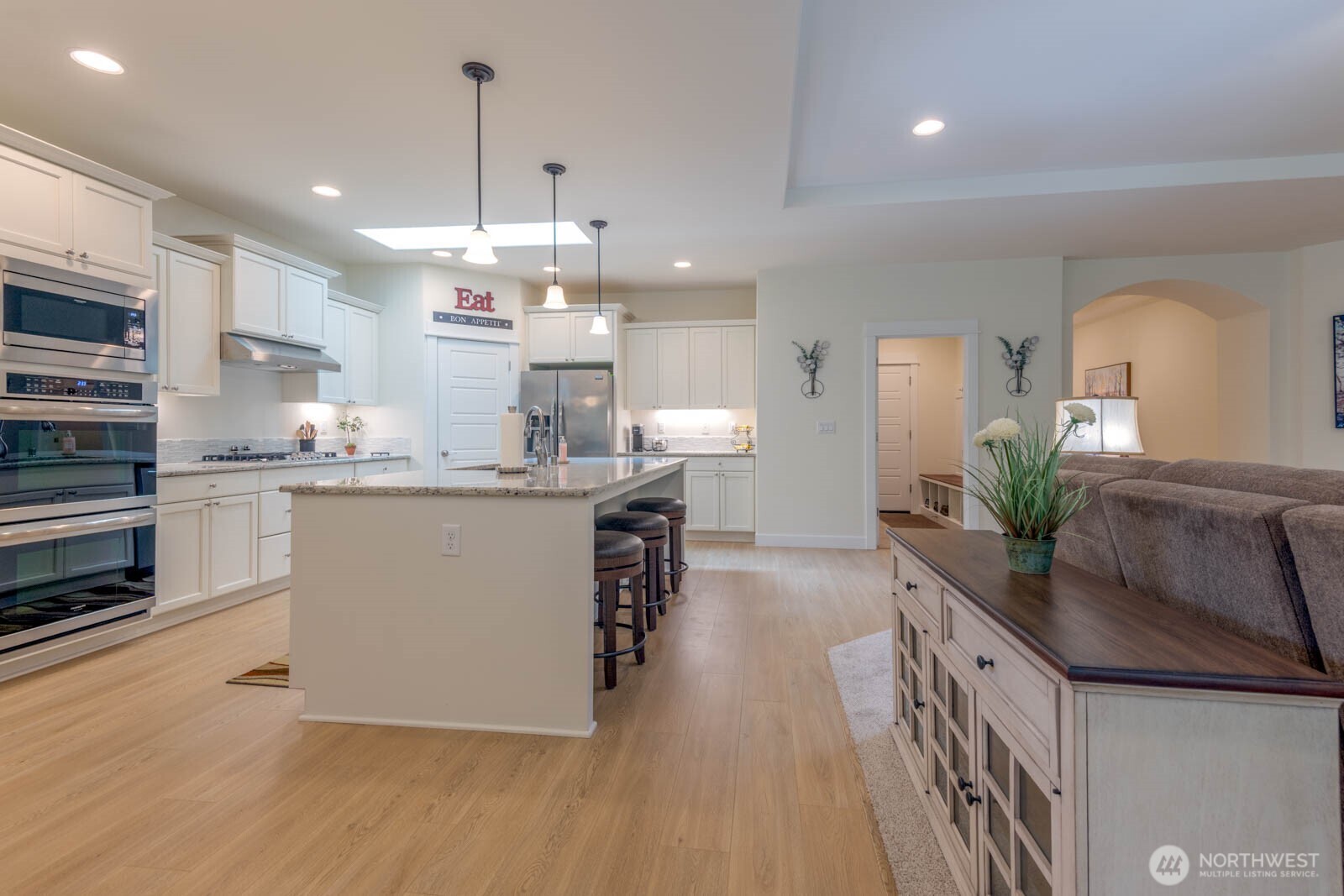 5589 NW Muddy Paws Court
