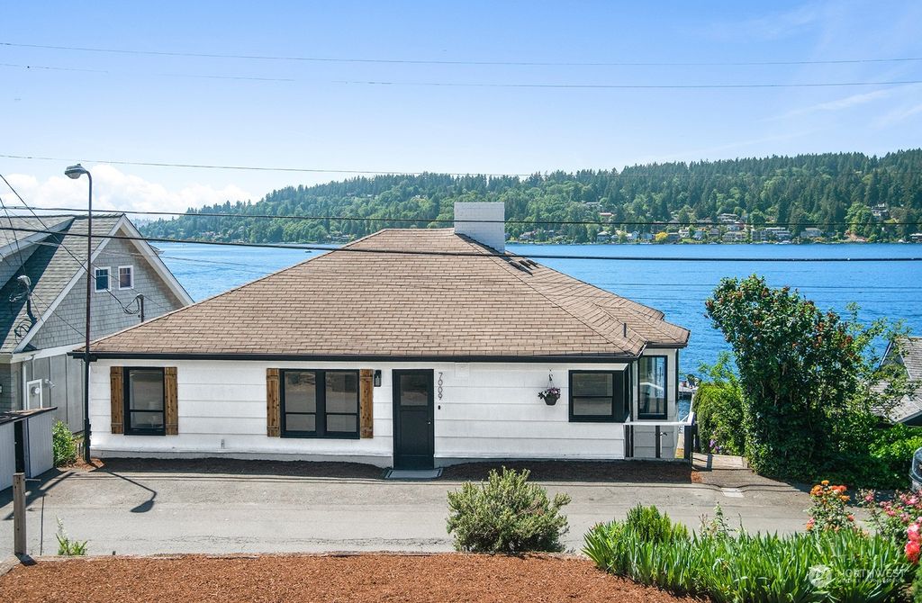 Photo of 7009 Ripley Lane SE, Renton, WA 98056 (MLS # 2074026)