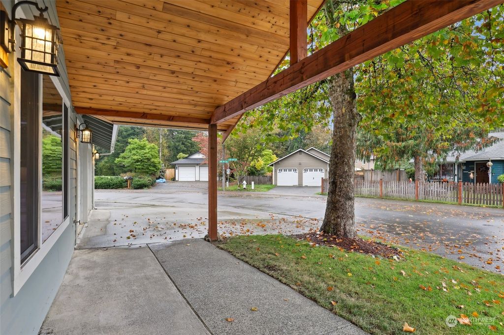 Photo of 21912 SE 237th Street, Maple Valley, WA 98038 (MLS # 2302417)