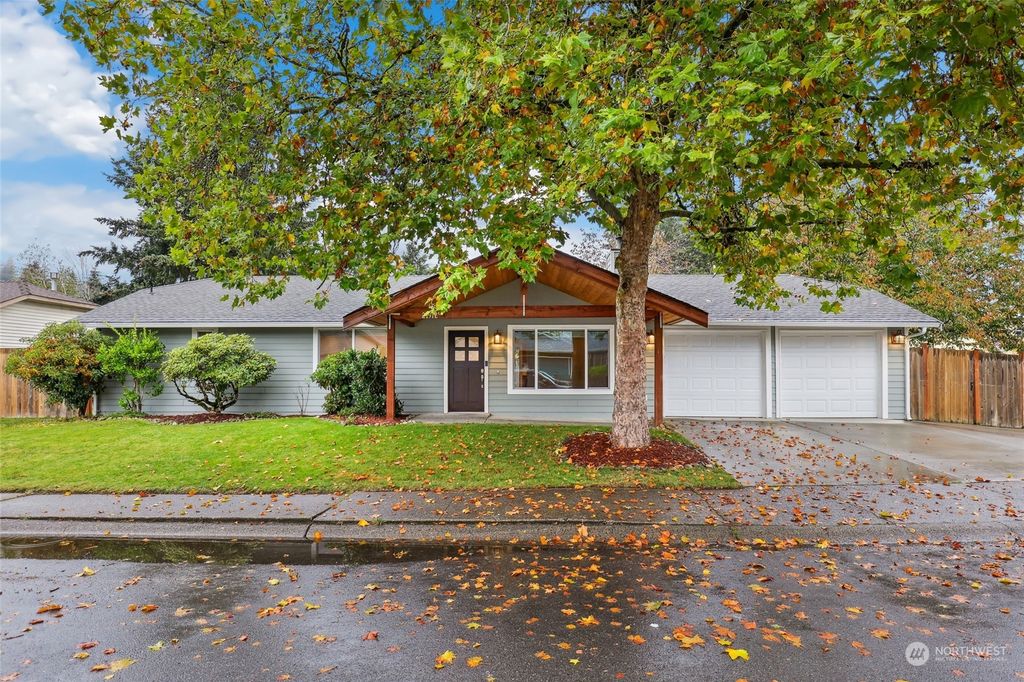 Photo of 21912 SE 237th Street, Maple Valley, WA 98038 (MLS # 2302417)