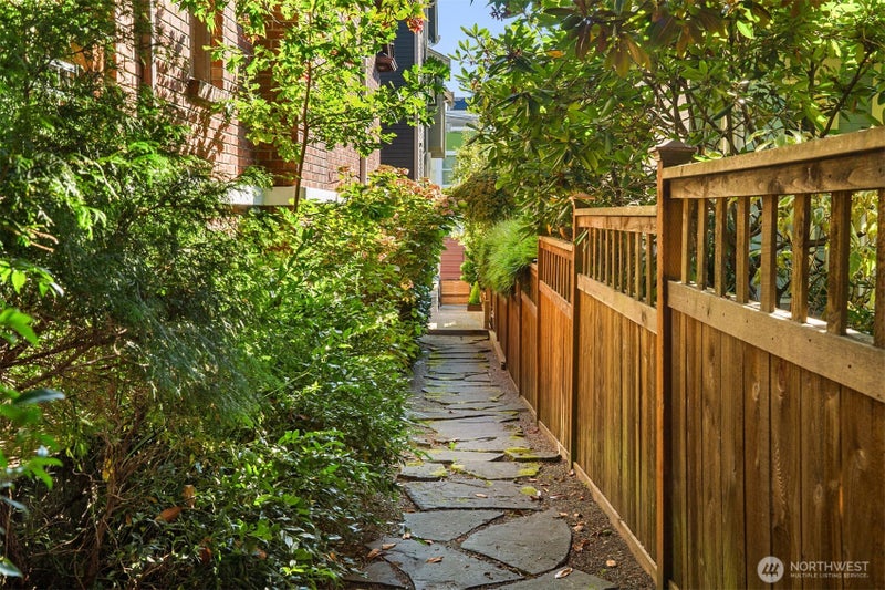 2423 N 75th Street