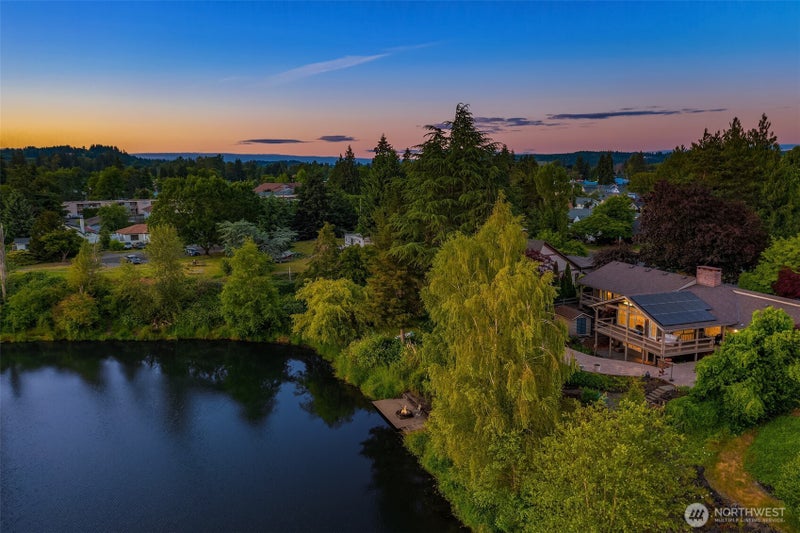 405 Lakeshore Drive