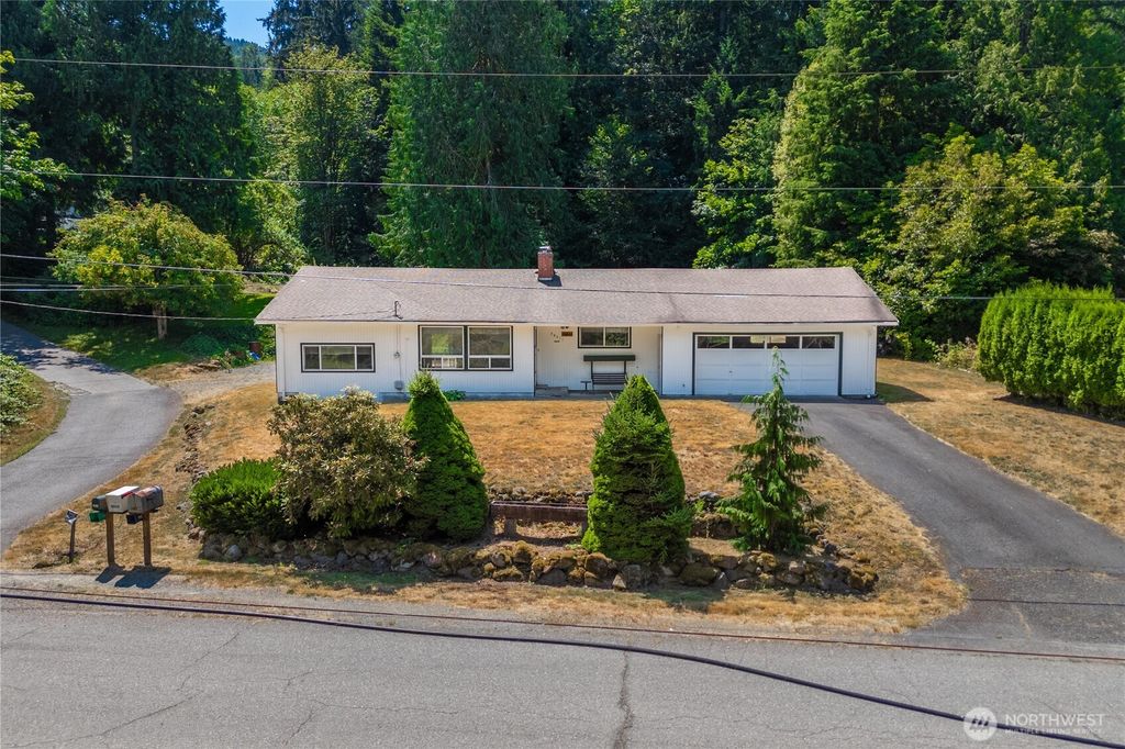 Photo of 28511 SE Preston Way, Issaquah, WA 98027 (MLS # 2412548)