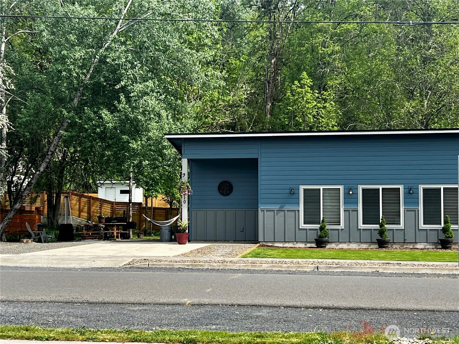 810 SE 1st Street