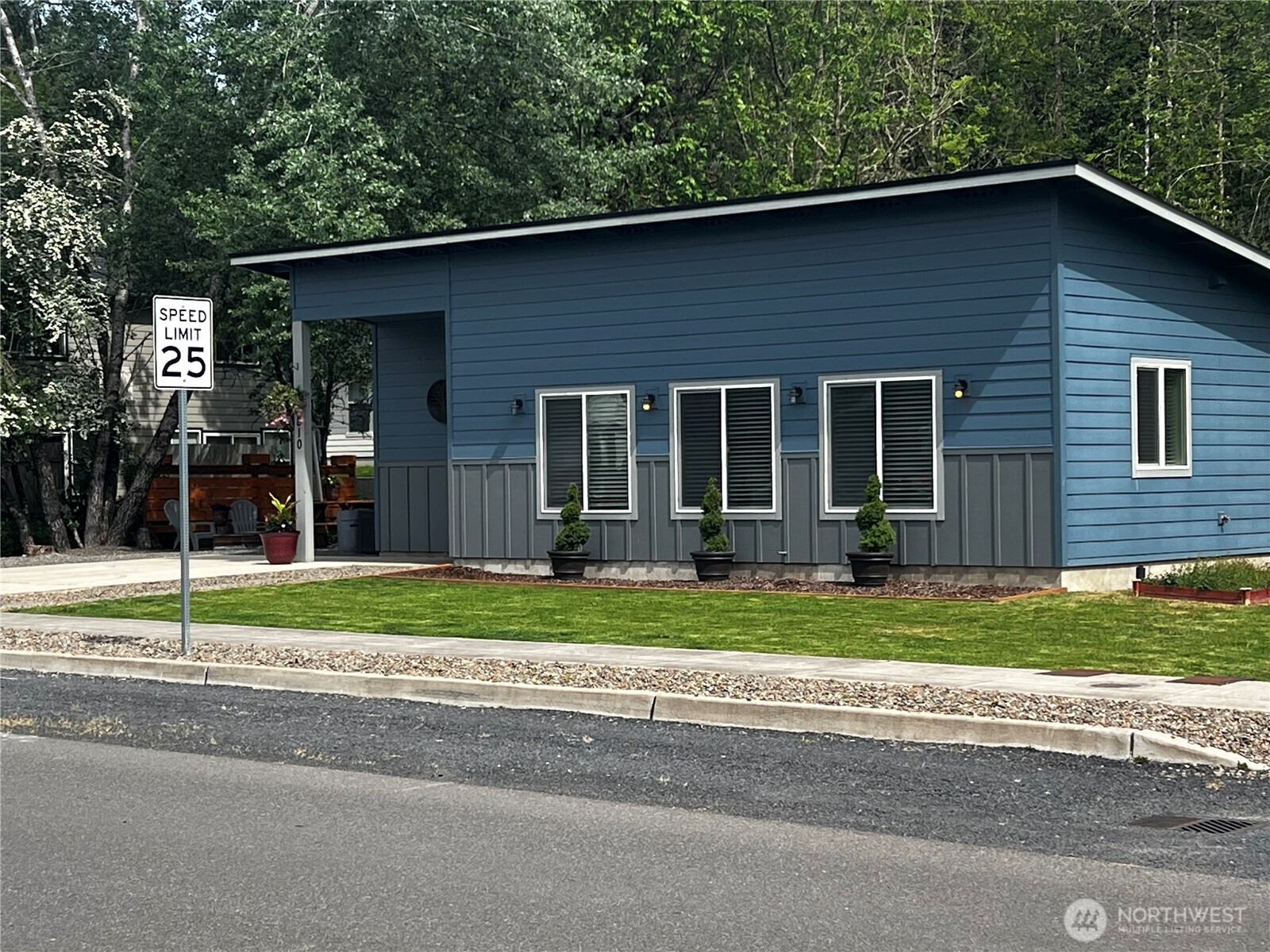 810 SE 1st Street