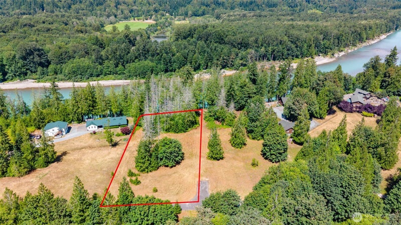 42683 Waters View Court