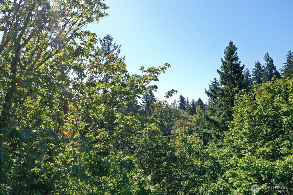 Photo of 9458 SE 47th Street, Mercer Island, WA 98040 (MLS # 2435497)