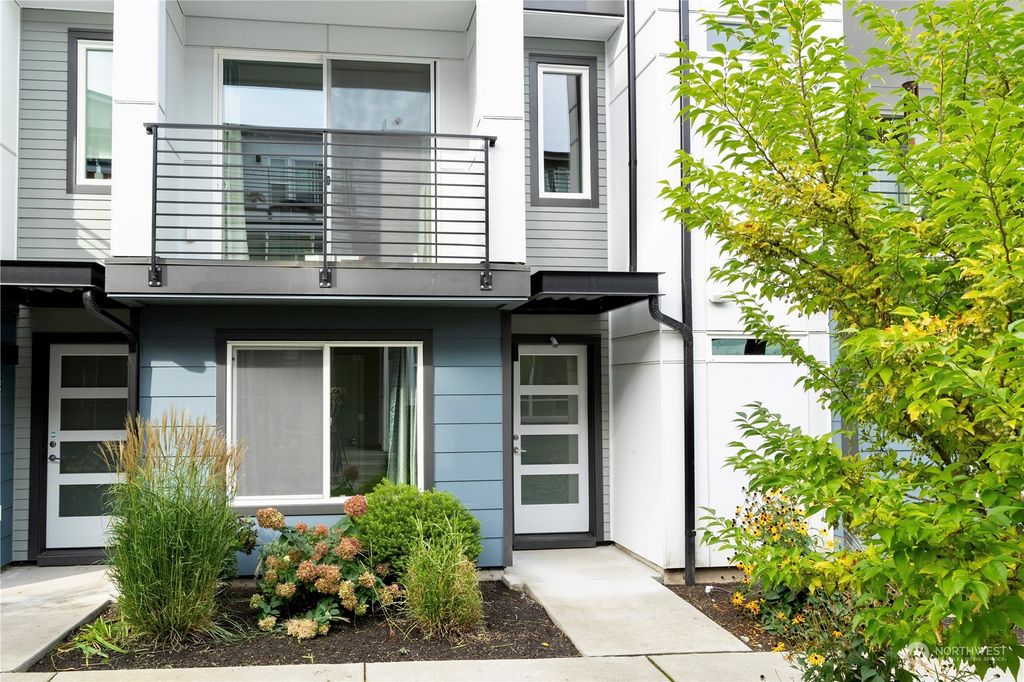 Photo of 2343 N 147th Street #B, Shoreline, WA 98133 (MLS # 2299297)