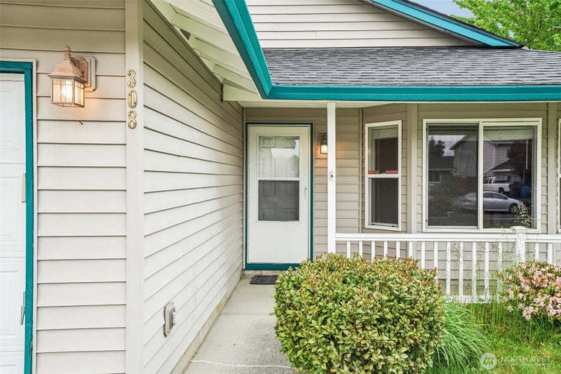 308 SE 9th Street