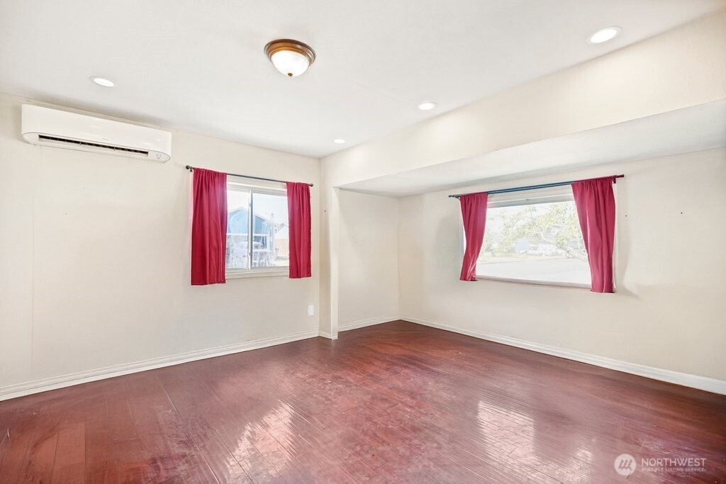 285 SW 2nd Street