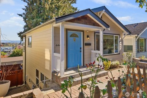 Photo of 4446 39th Avenue SW, Seattle, WA 98116 (MLS # 2430114) Photo of 4446 39th Avenue SW, Seattle, WA 98116 (MLS # 2430114)