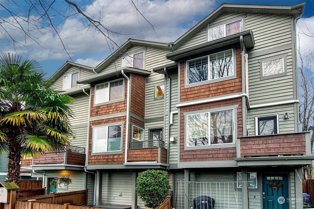 Photo of 6562 5th Avenue NE #B, Seattle, WA 98115 (MLS # 2185374)
