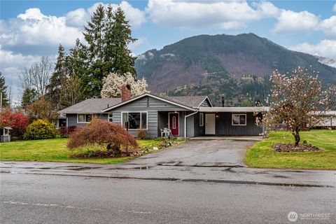 Photo of 602 Commercial Avenue, Darrington, WA 98241 (MLS # 2505148)