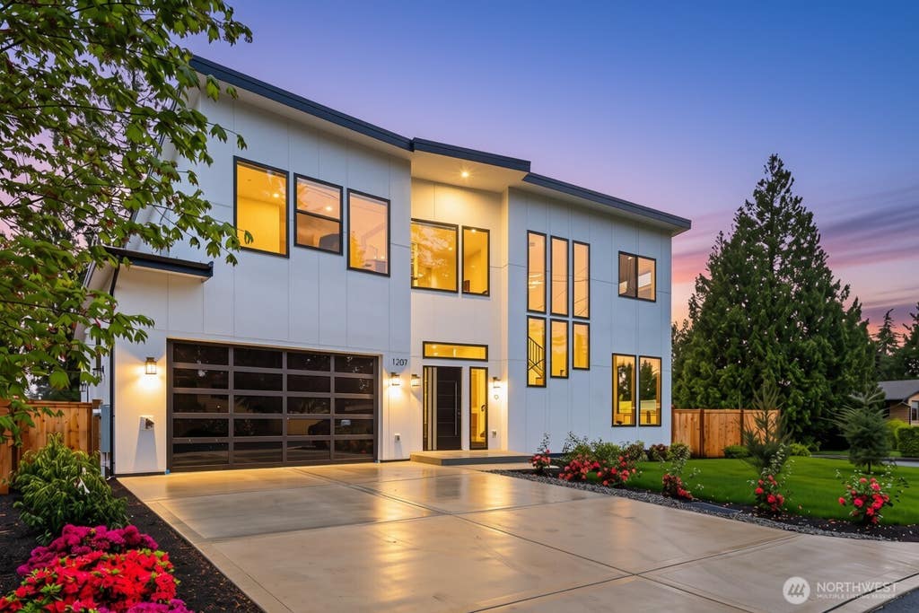Photo of 1207 145th Avenue SE, Bellevue, WA 98007 (MLS # 2562264)