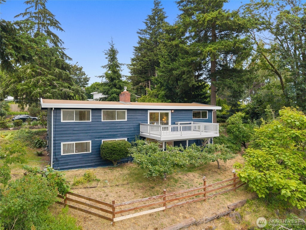 Photo of 15805 SE 12th Place, Bellevue, WA 98008 (MLS # 2568545)